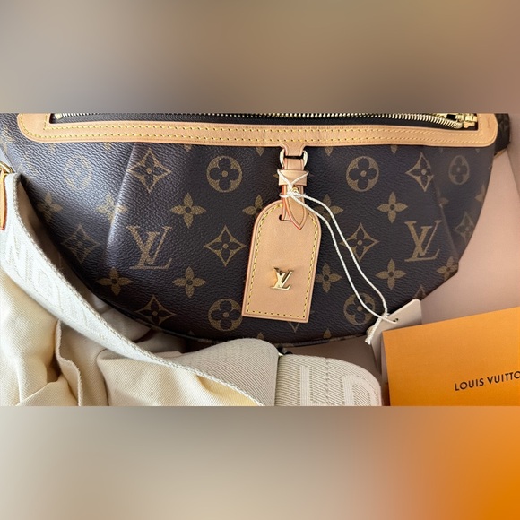 Louis Vuitton Monogram High Rise - Picture 12 of 14